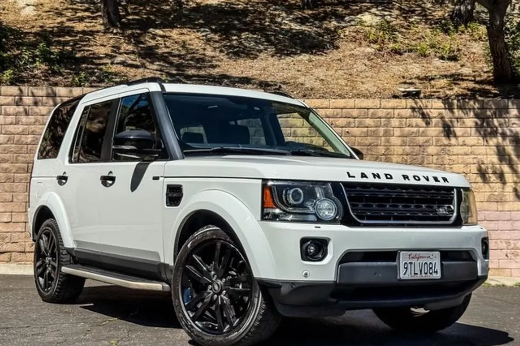 2016 Land Rover LR4 HSE photo 1