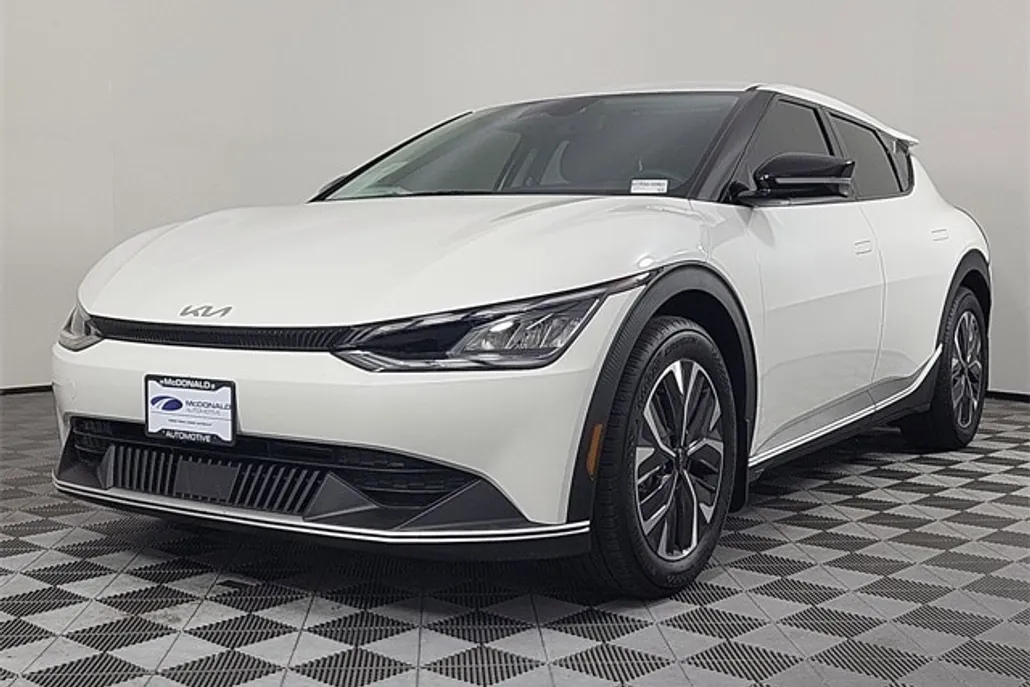 2024 Kia EV6 Light photo 1
