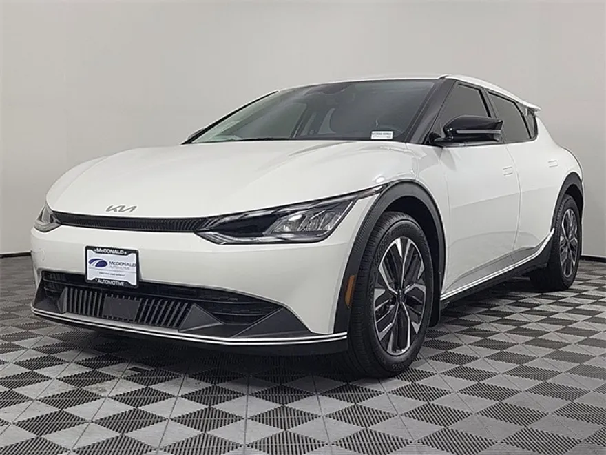 2024 Kia EV6 Light photo 1