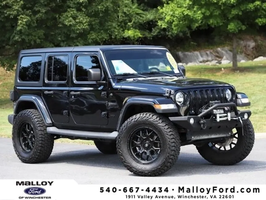2019 Jeep Wrangler Unlimited Sahara photo 1