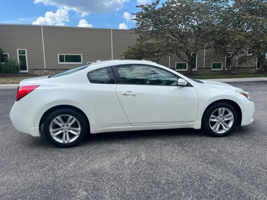 2013 Nissan Altima 2.5 photo 1