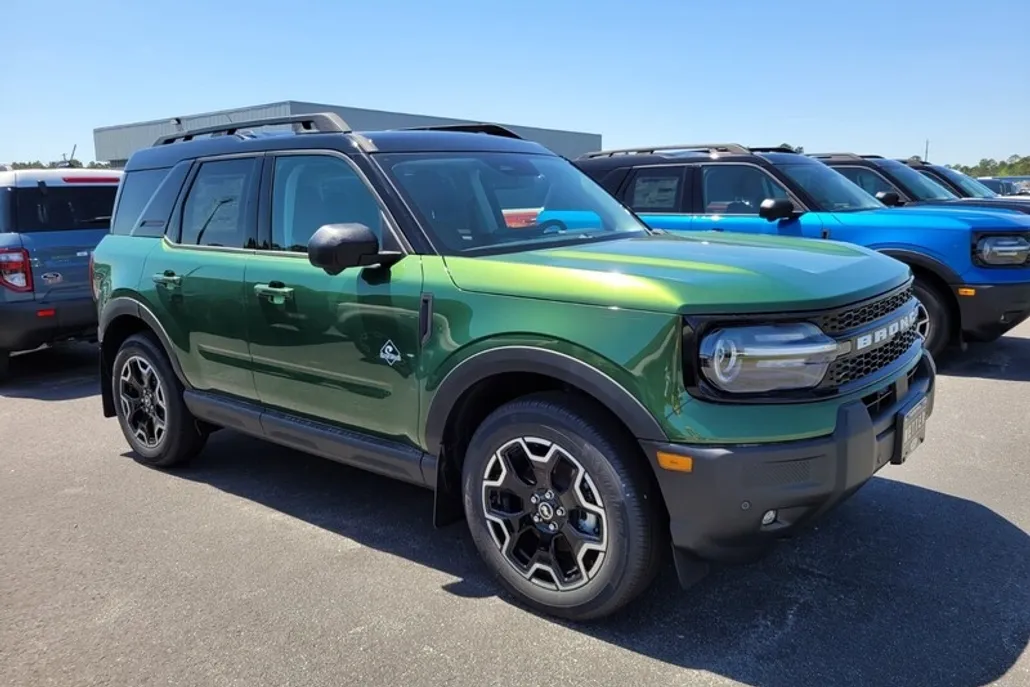 2025 Ford Bronco Sport Outer Banks photo 1