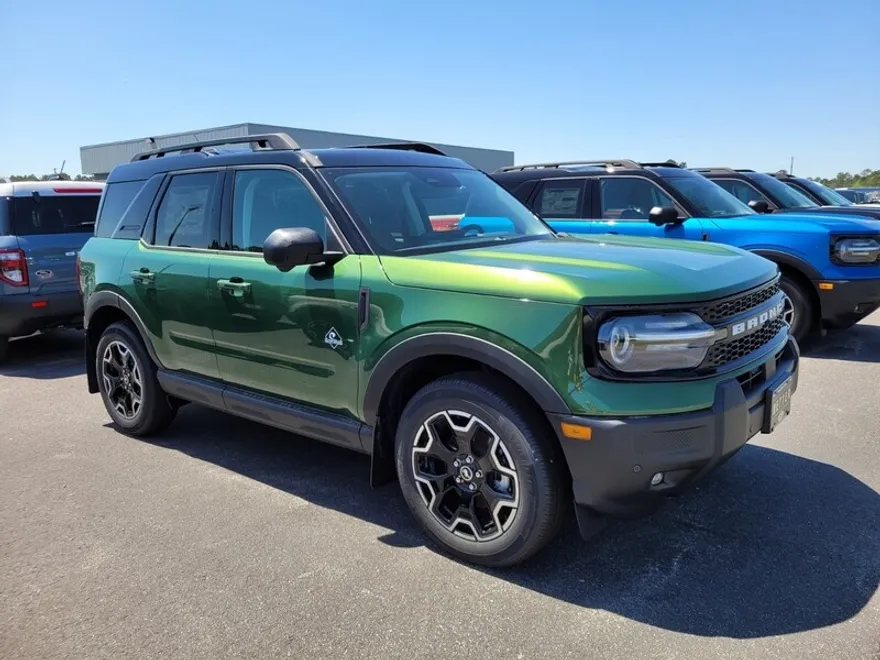 2025 Ford Bronco Sport Outer Banks photo 1