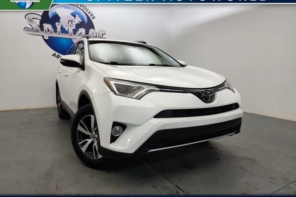 2018 Toyota RAV4 Adventure XLE photo 1