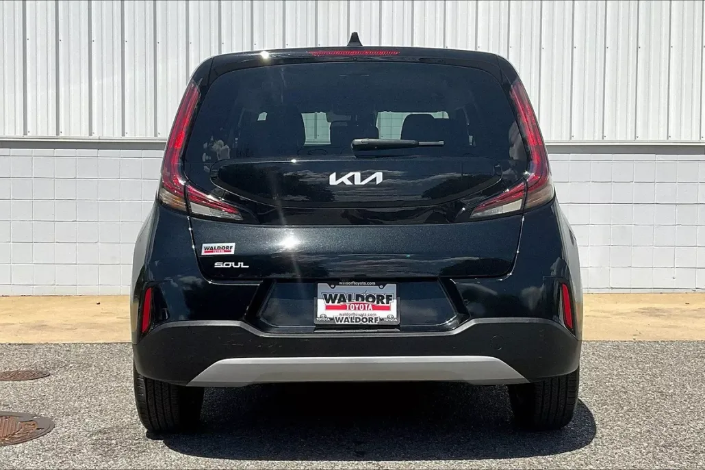 2023 Kia Soul S photo 1