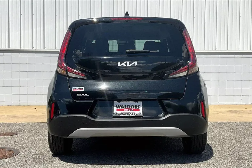 2023 Kia Soul S photo 1