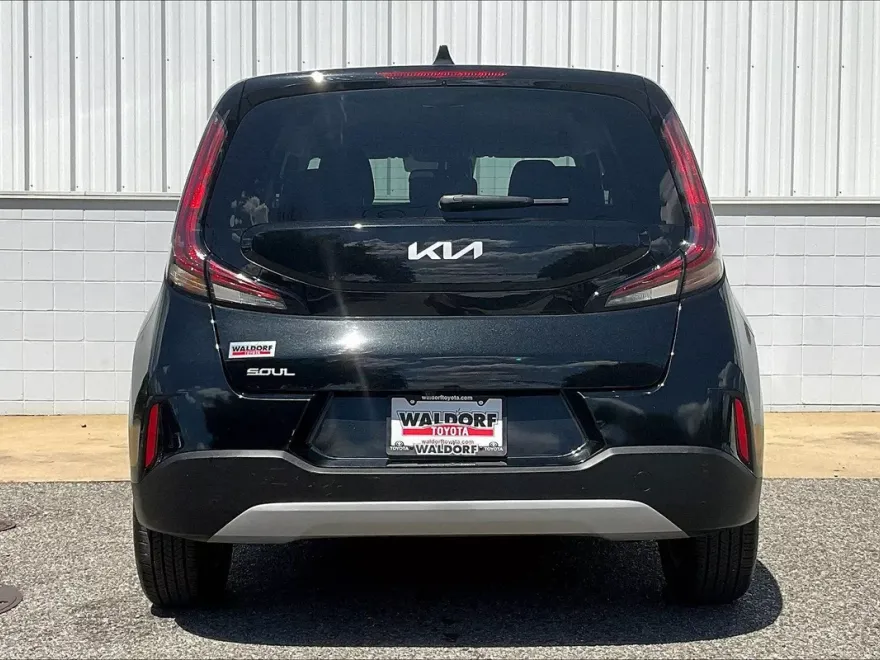 2023 Kia Soul S photo 1