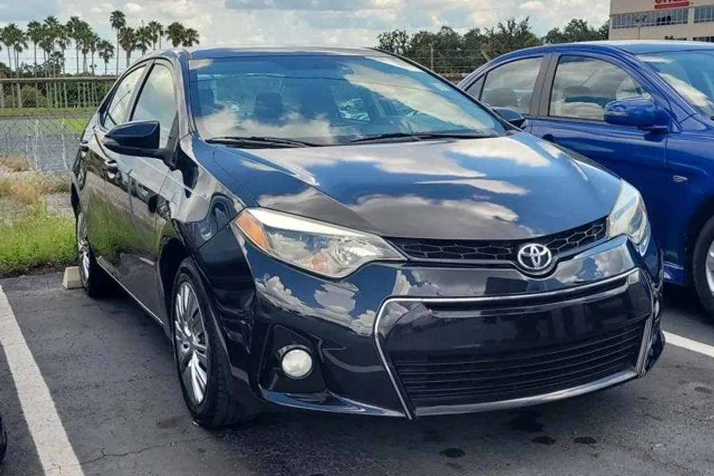 2015 Toyota Corolla Base photo 1