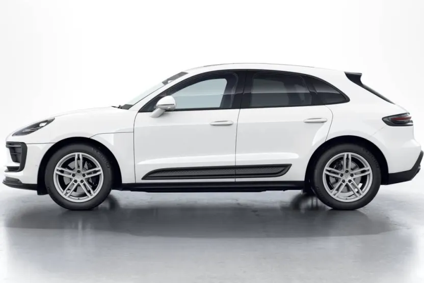2026 Porsche Macan T photo 1