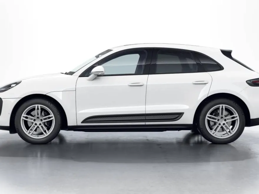 2026 Porsche Macan T photo 1