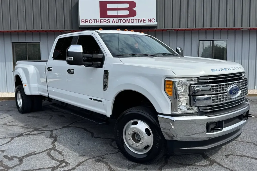 2017 Ford F-350 XL photo 1
