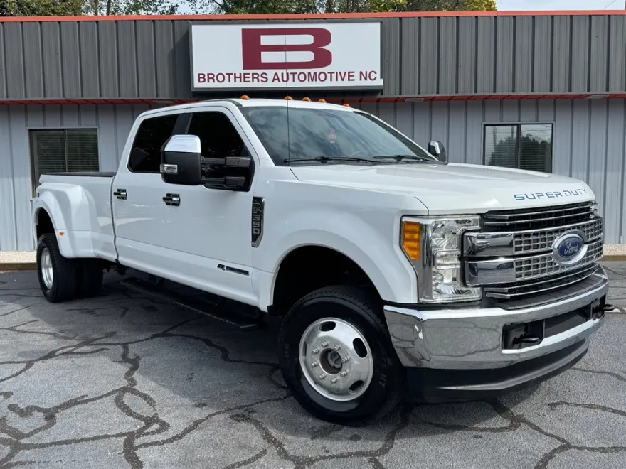 2017 Ford F-350 XL photo 1