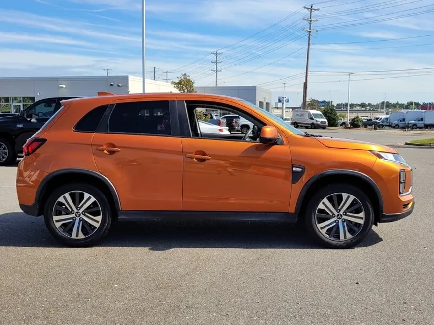 2020 Mitsubishi Outlander Sport ES photo 1