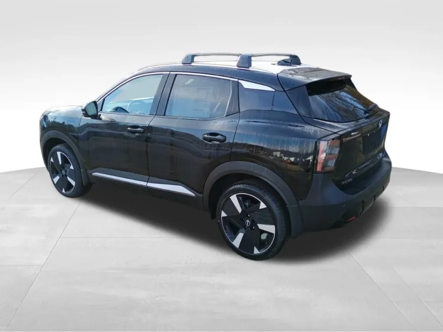 2025 Nissan Kicks SR photo 1