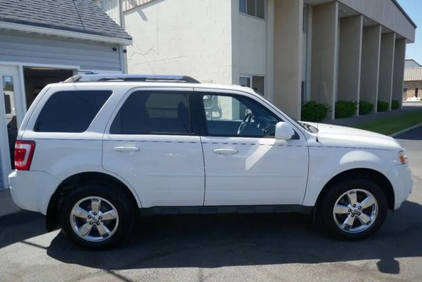 2011 Ford Escape Limited photo 1