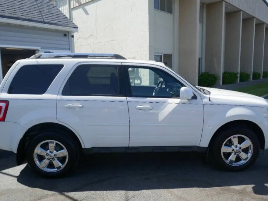 2011 Ford Escape Limited photo 1
