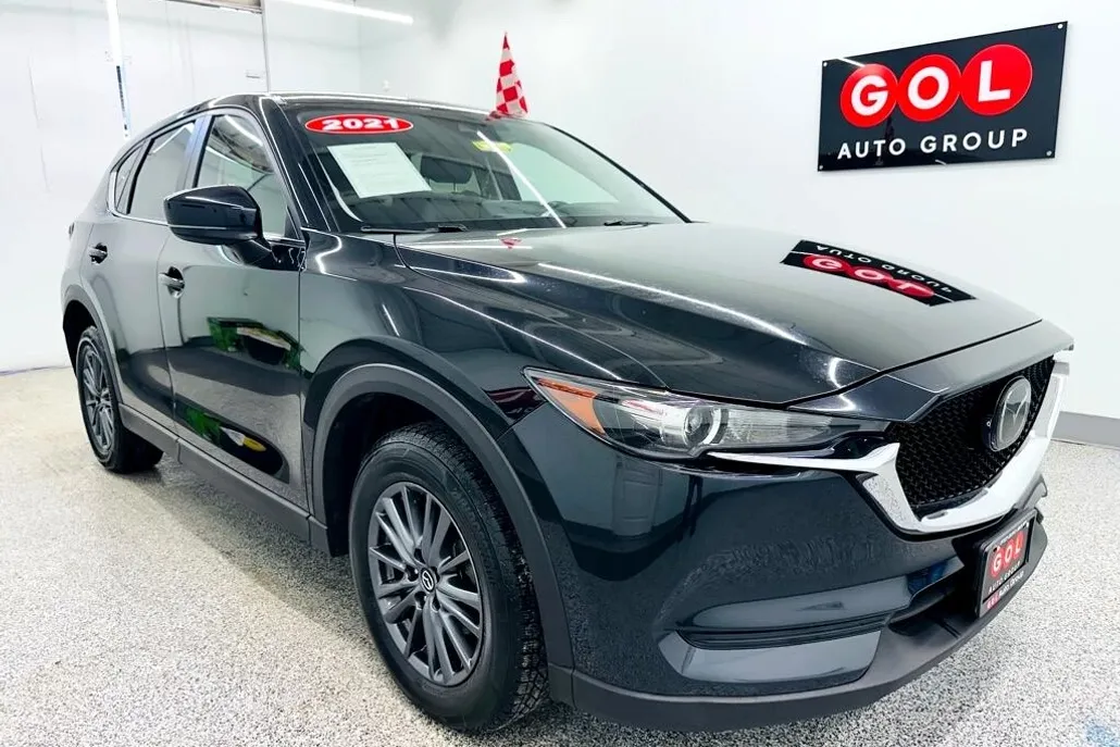 2021 Mazda CX-5 Touring photo 1