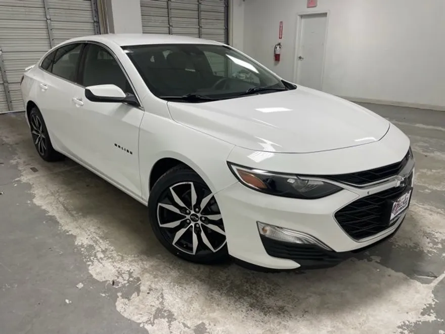 2024 Chevrolet Malibu RS photo 1