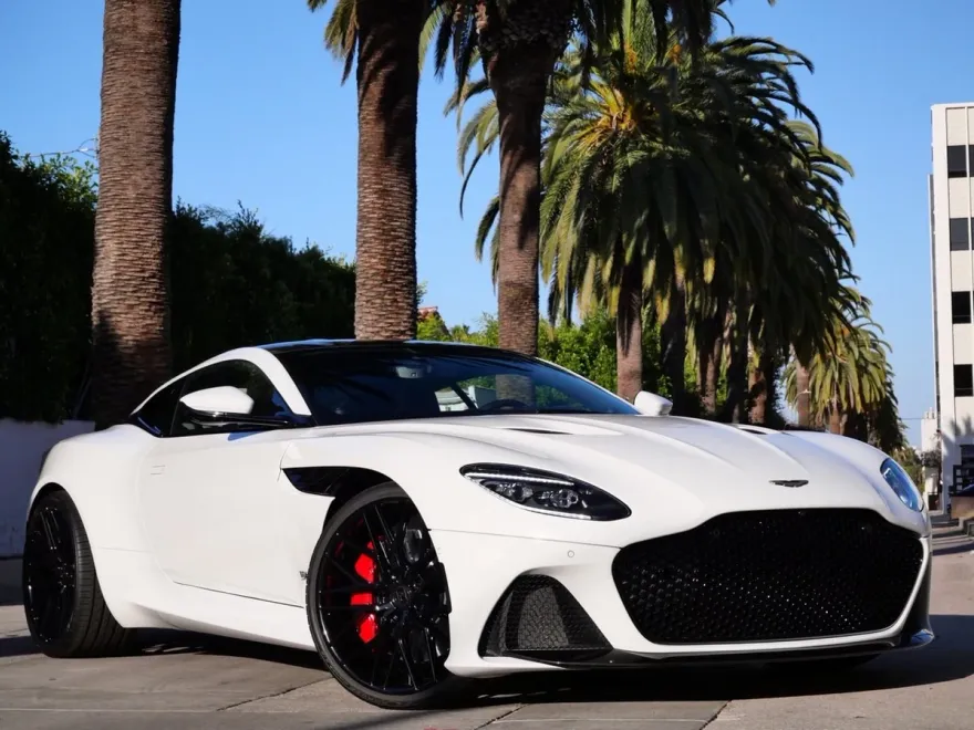2023 Aston Martin DBS photo 1