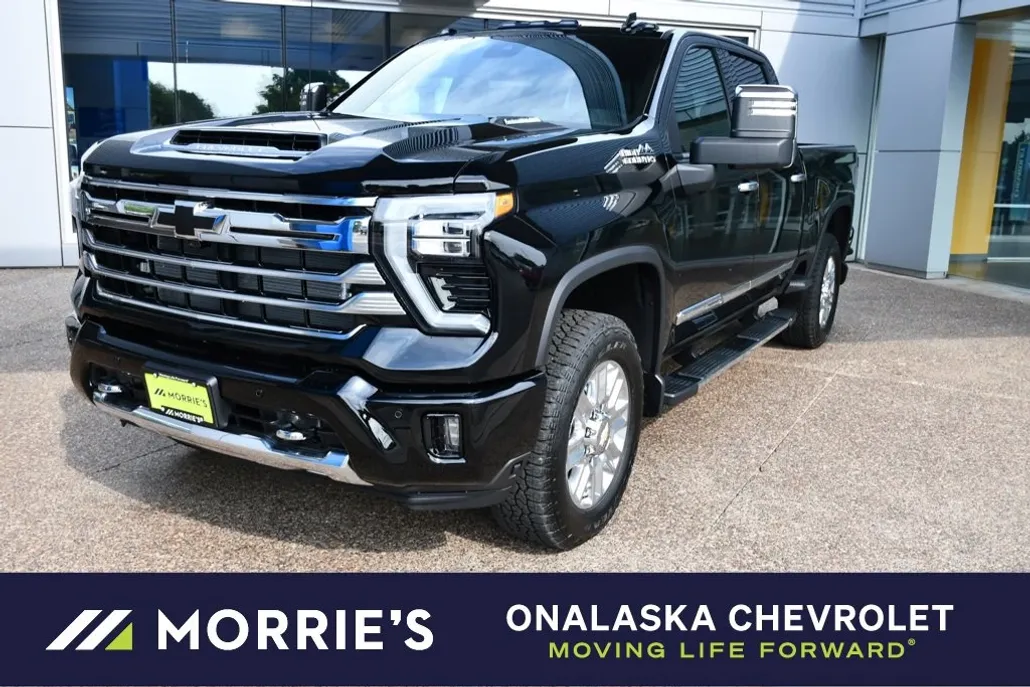 2025 Chevrolet Silverado 3500HD High Country photo 1
