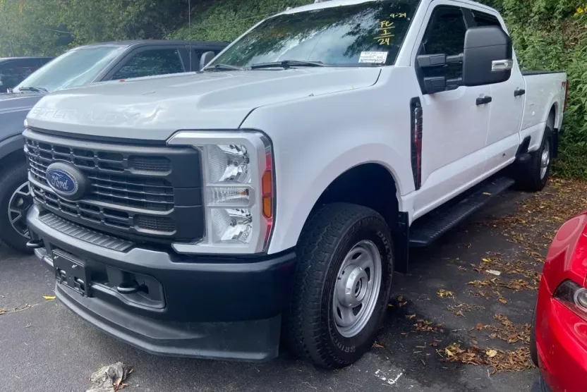 2024 Ford F-350 photo 1