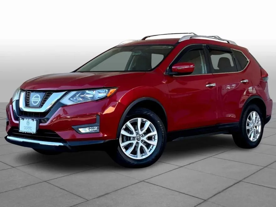 2017 Nissan Rogue SV photo 1