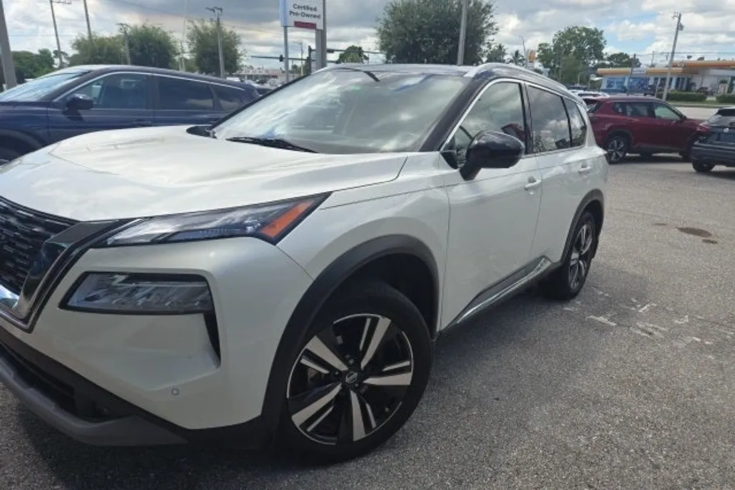 2021 Nissan Rogue SL photo 1
