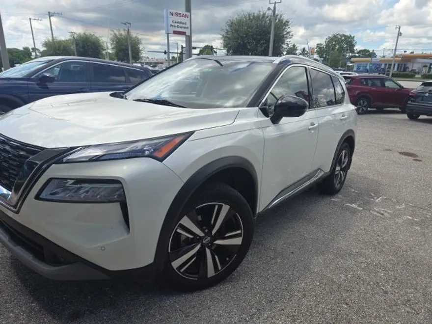 2021 Nissan Rogue SL photo 1