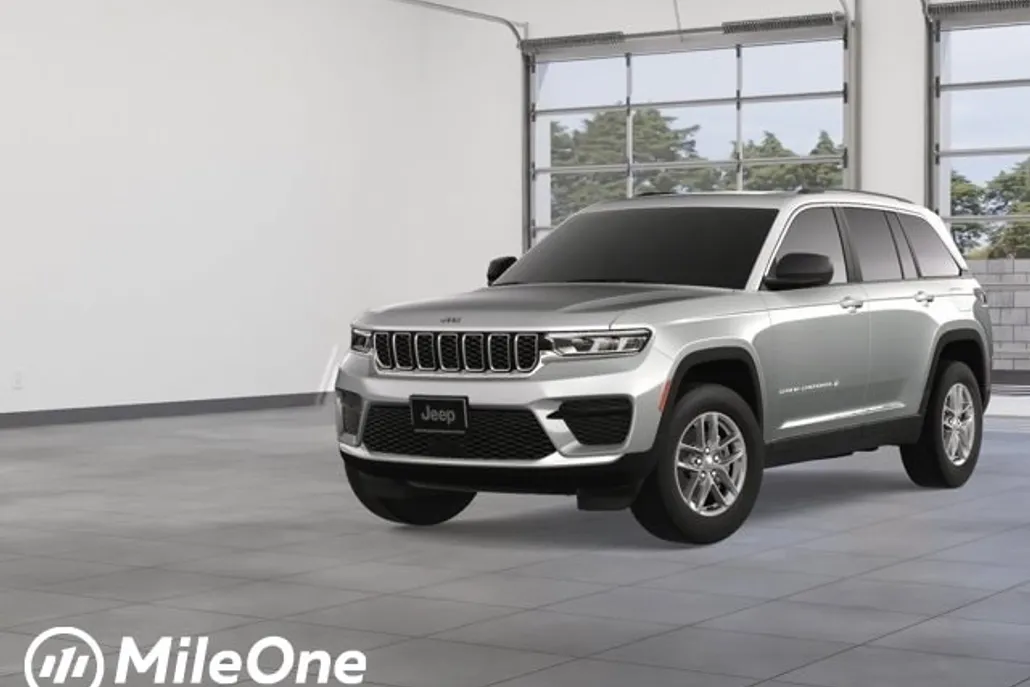 2025 Jeep Grand Cherokee Laredo photo 1