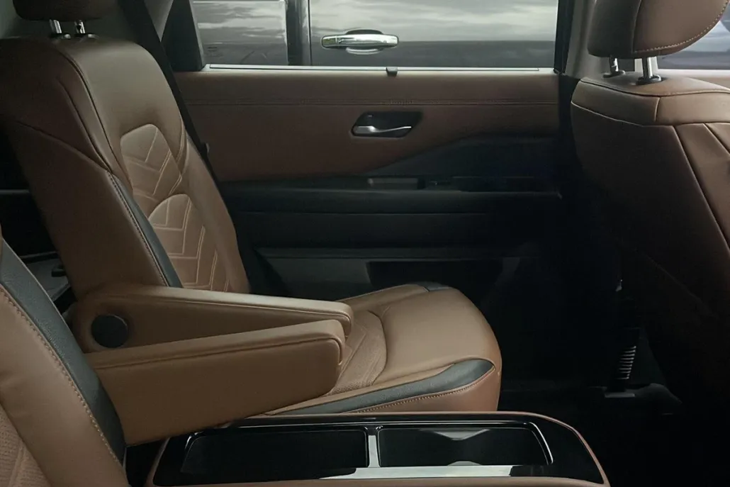 2022 Nissan Pathfinder Platinum photo 1