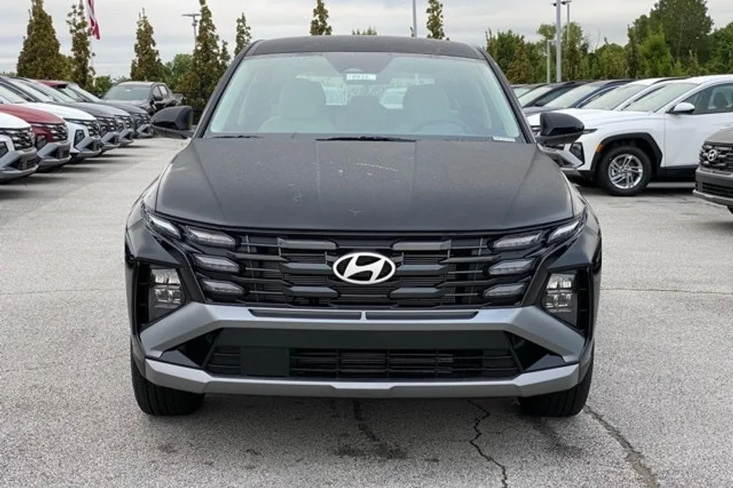 2025 Hyundai Tucson SE photo 1