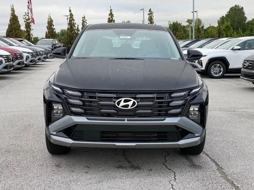 2025 Hyundai Tucson SE photo 1