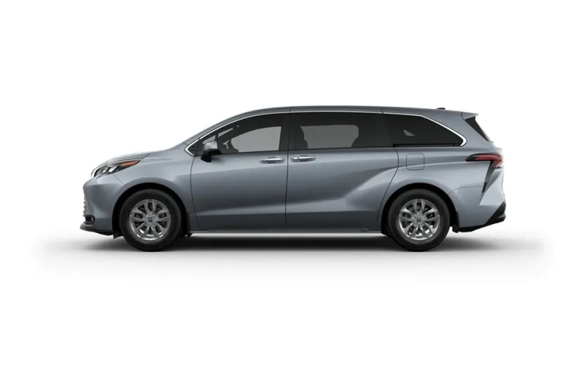 2025 Toyota Sienna XLE photo 1