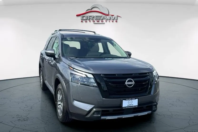 2025 Nissan Pathfinder SL photo 1