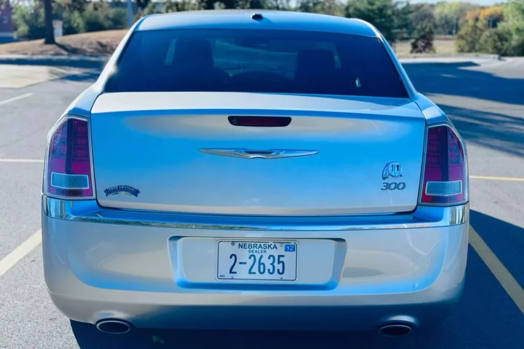 2011 Chrysler 300 Limited photo 1