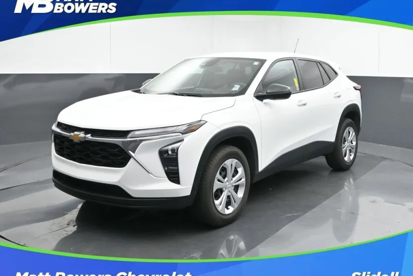 2025 Chevrolet Trax LS photo 1