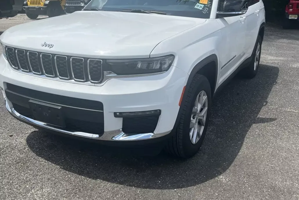 2022 Jeep Grand Cherokee Limited photo 1