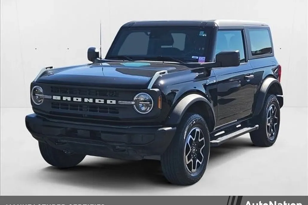 2023 Ford Bronco Base photo 1