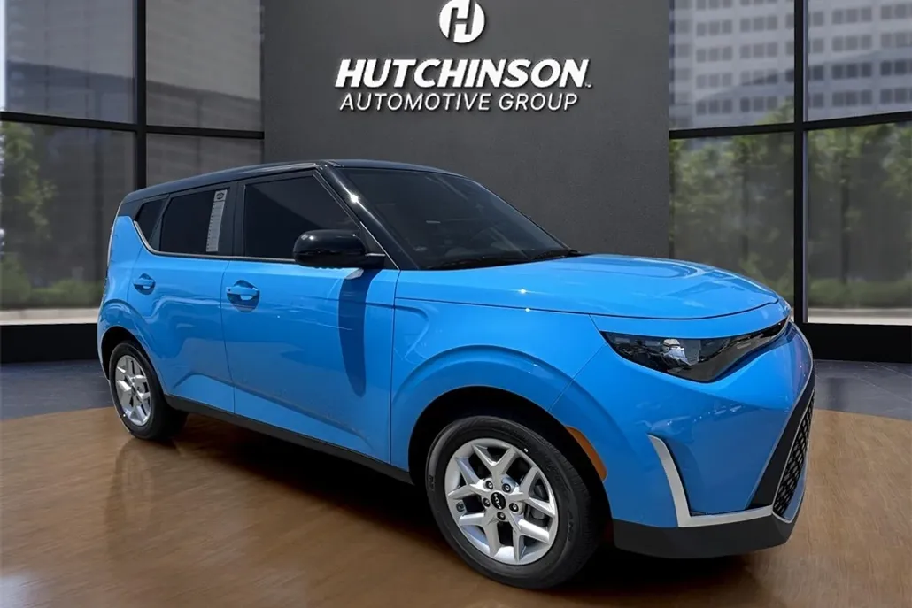 2025 Kia Soul LX S photo 1