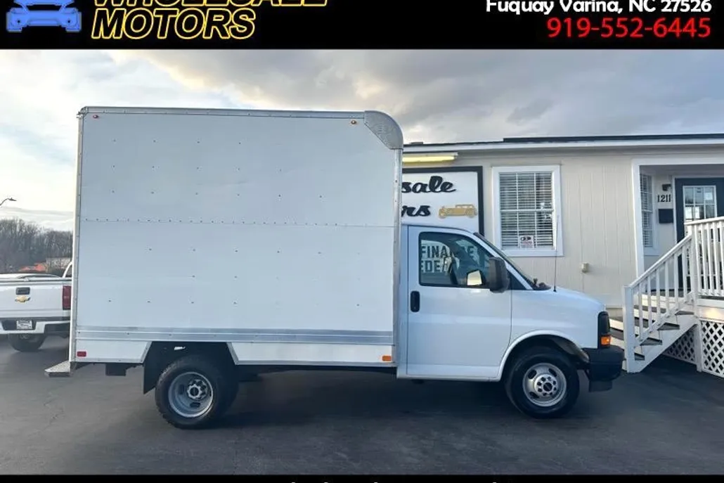2017 Gmc Savana 3500 Cutaway photo 1