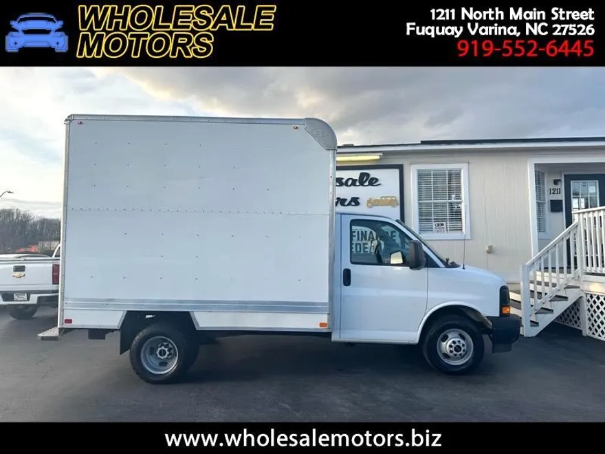 2017 Gmc Savana 3500 Cutaway photo 1