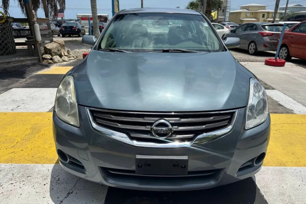2011 Nissan Altima 2.5 S photo 1