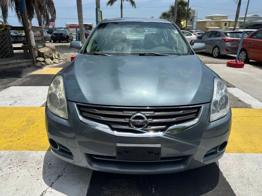 2011 Nissan Altima 2.5 S photo 1