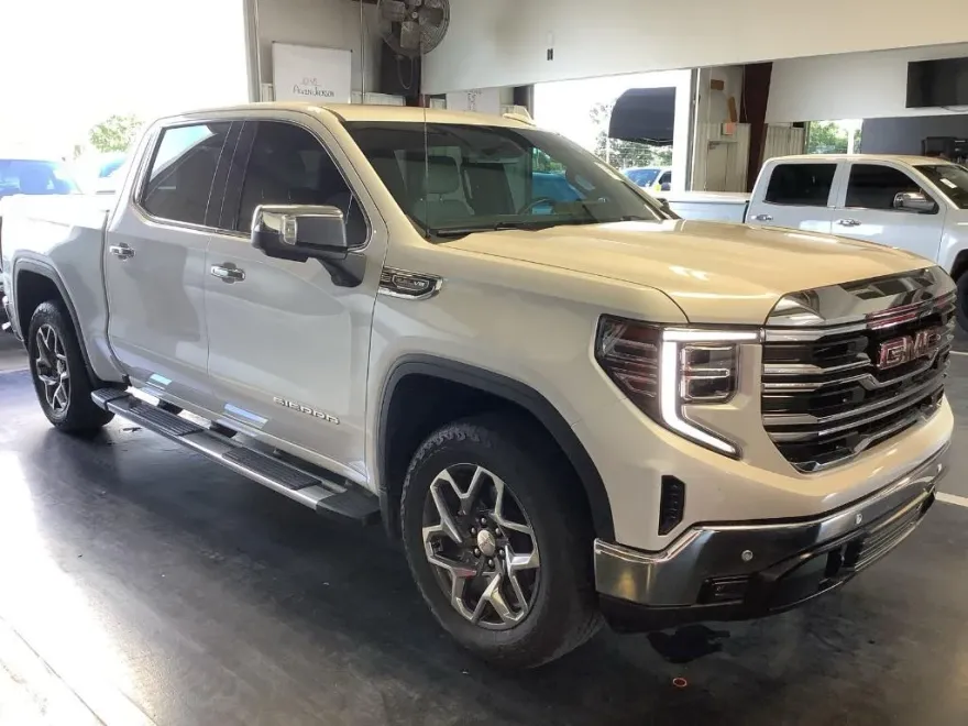 2023 Gmc Sierra 1500 SLT photo 1