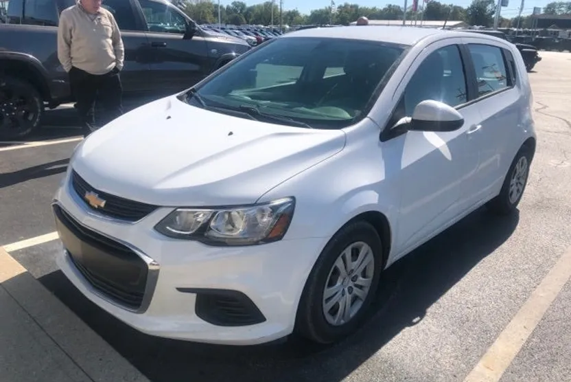 2017 Chevrolet Sonic LT photo 1