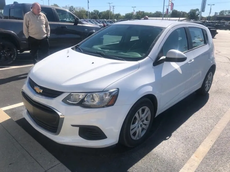 2017 Chevrolet Sonic LT photo 1