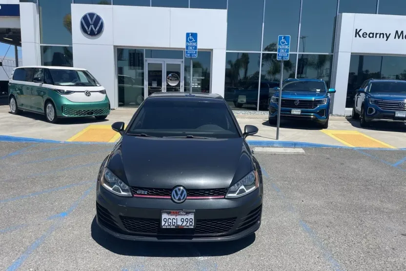 2016 Volkswagen Golf GTI S photo 1