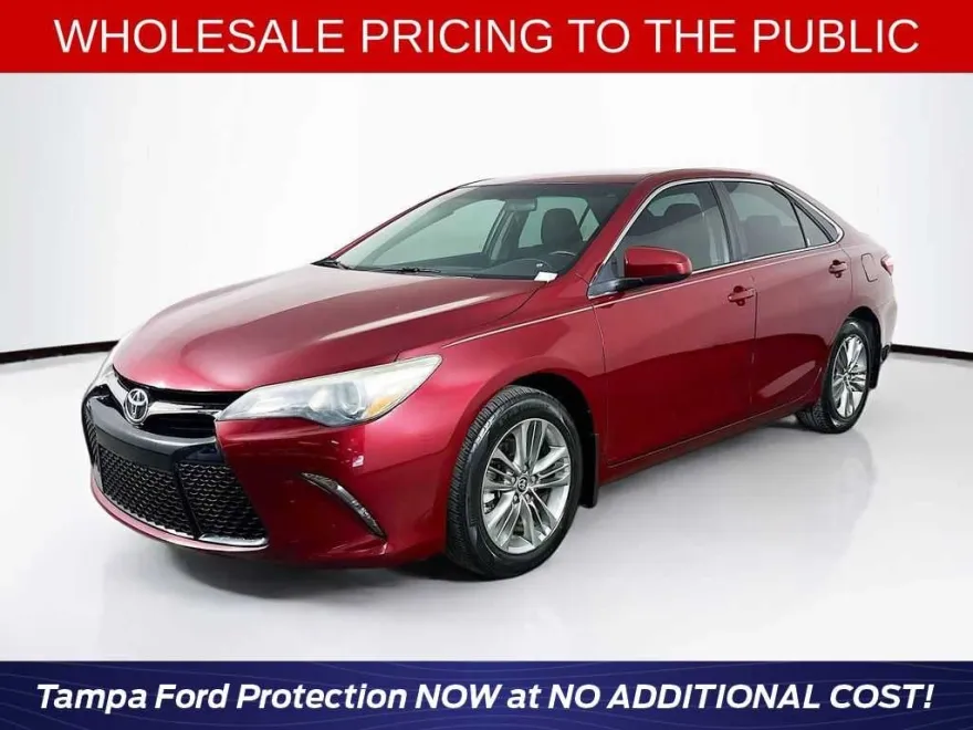 2016 Toyota Camry SE photo 1