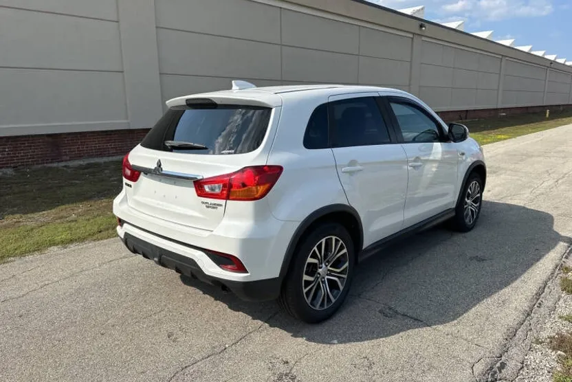 2019 Mitsubishi Outlander Sport ES photo 1