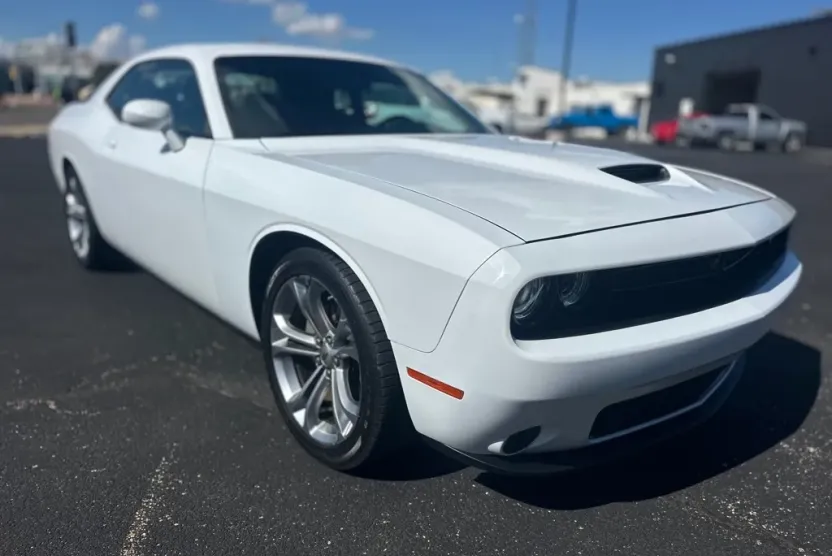 2022 Dodge Challenger R/T photo 1